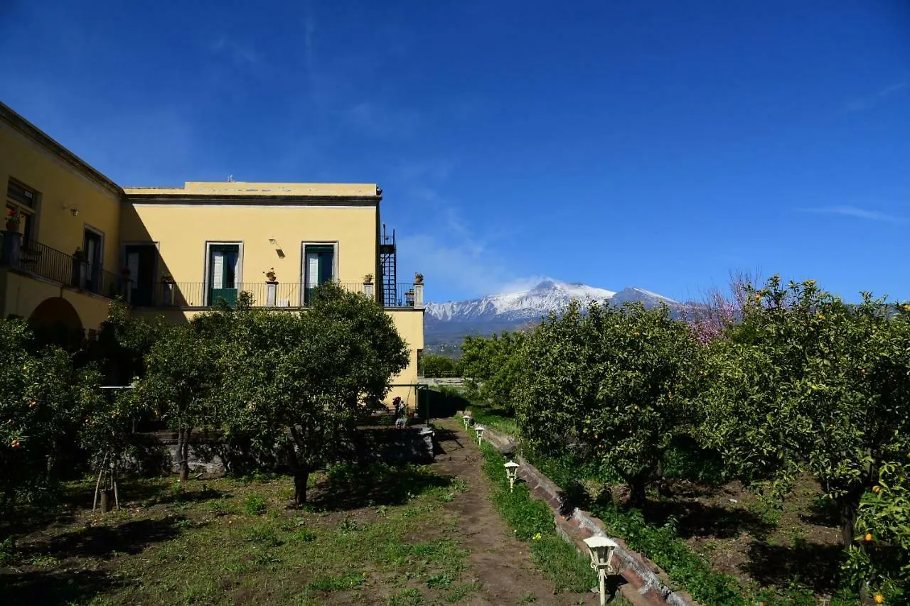 Bed and Breakfast Giardino Arancio Giarre 3*,  Italia